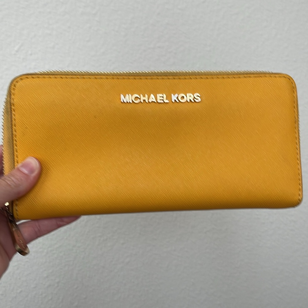 Michael Kors wallet